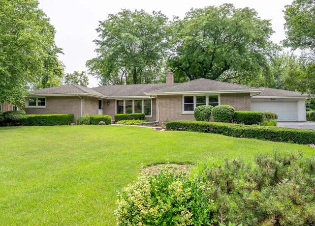 Property at 309 S Circle Dr, Palatine, IL 60067, 3 beds, 2.5 baths
