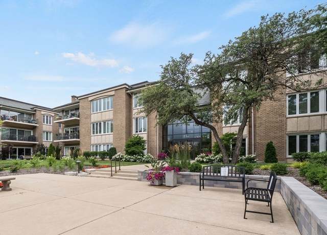 Property at 1 Oak Brook Club Dr Unit A307, Oak Brook, IL 60523, 3 beds, 2.5 baths
