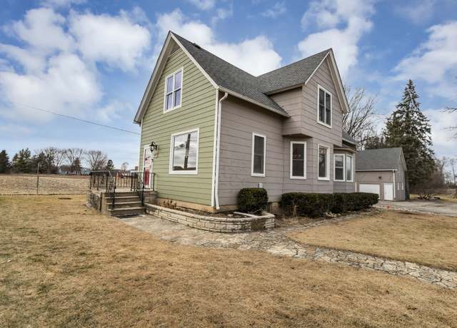 Property at 1500 E Middle St, South Elgin, IL 60177, 4 beds, 2.5 baths