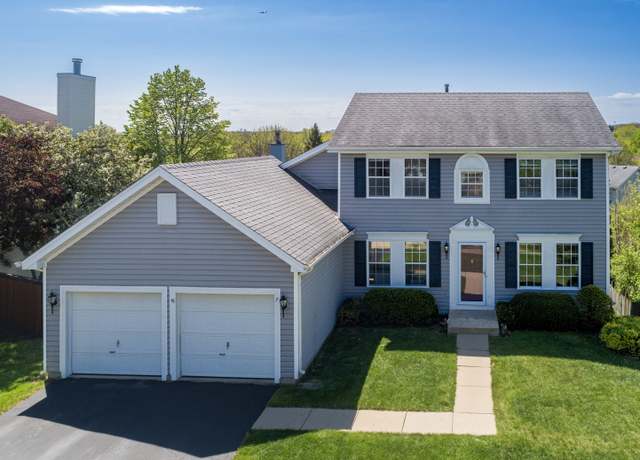 Property at 7 Buckskin Ln, Streamwood, IL 60107, 3 beds, 2.5 baths
