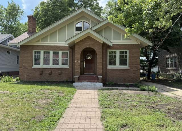 Property at 1911 S 4th St, Rockford, IL 61104, 3 beds, 1 bath