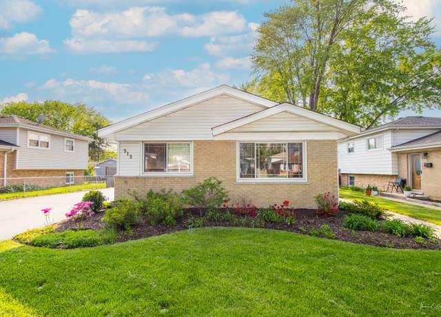 Property at 512 N Stewart Ave, Lombard, IL 60148, 4 beds, 2 baths