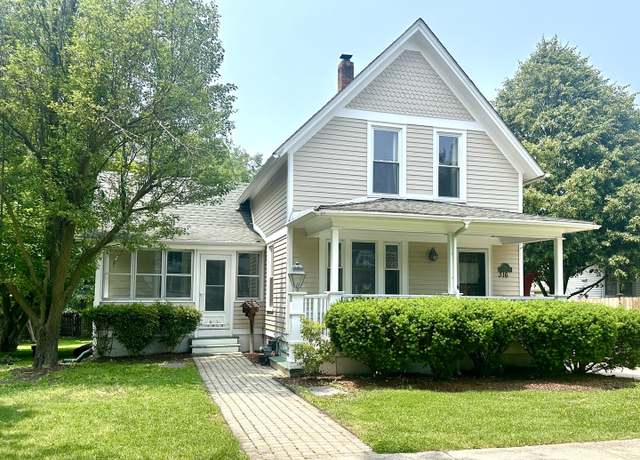Property at 316 N Worth Ave, Elgin, IL 60123, 3 beds, 1.5 baths