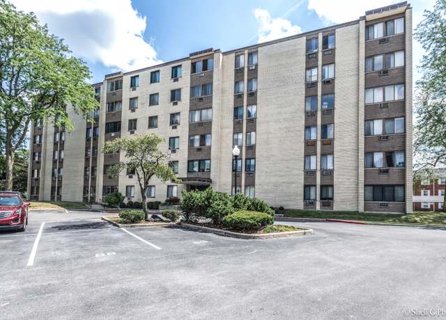 Property at 9745 S Karlov Ave #607, Oak Lawn, IL 60453, 2 beds, 1.5 baths