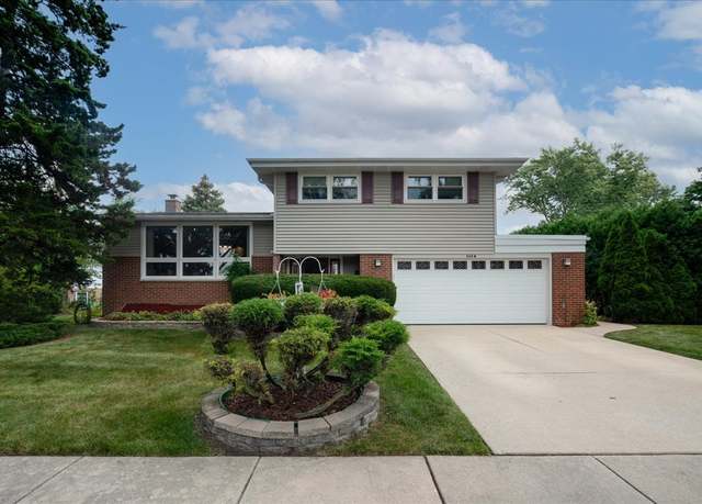 Property at 224 W Bradley St, Des Plaines, IL 60016, 3 beds, 2.5 baths