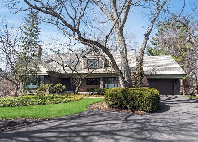 Property at 580 Standish Dr, Deerfield, IL 60015, 4 beds, 4.5 baths