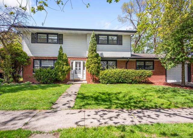 Property at 320 Park Dr, Northbrook, IL 60062, 4 beds, 2.5 baths