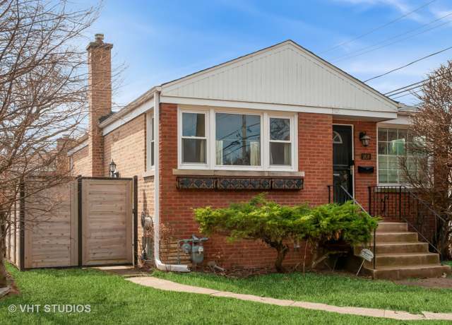Property at 1816 Seward St, Evanston, IL 60202, 2 beds, 1.5 baths