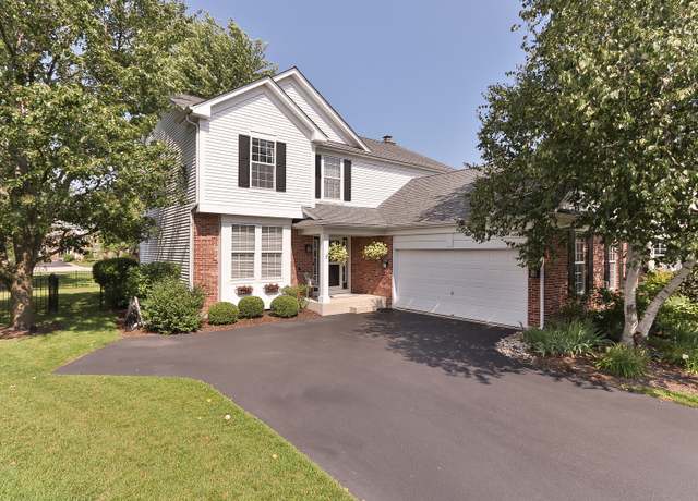 Property at 8 Hithergreen Ct, Algonquin, IL 60102, 4 beds, 3.5 baths