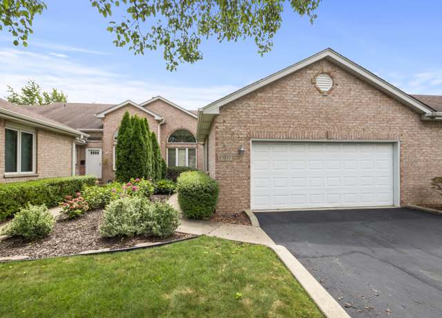 Property at 10937 Saffron Ct, Orland Park, IL 60467, 3 beds, 3 baths