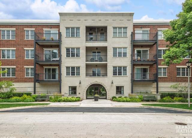 Property at 111 N Larch Ave #307, Elmhurst, IL 60126, 2 beds, 2 baths