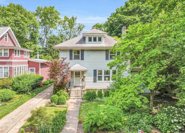 Property at 710 W Michigan Ave W, Urbana, IL 61801, 4 beds, 1.5 baths