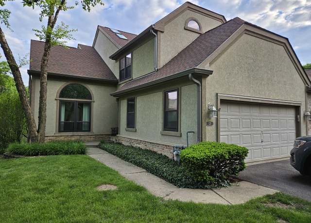 Property at 121 Chatsworth Cir #121, Schaumburg, IL 60194, 3 beds, 3.5 baths