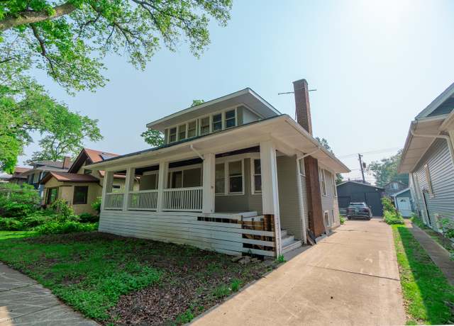 Property at 710 N Taylor Ave, Oak Park, IL 60302, 4 beds, 2.5 baths