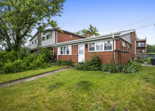 Property at 535 Glenshire Rd, Glenview, IL 60025, 3 beds, 2 baths