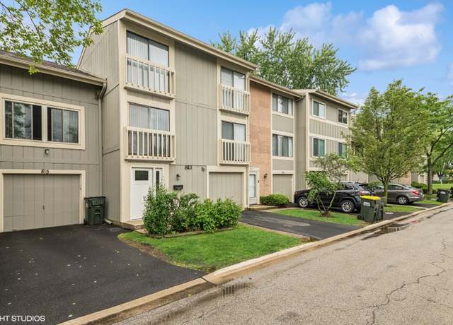 Property at 813 Shawnee Trl, Roselle, IL 60172, 3 beds, 1.5 baths