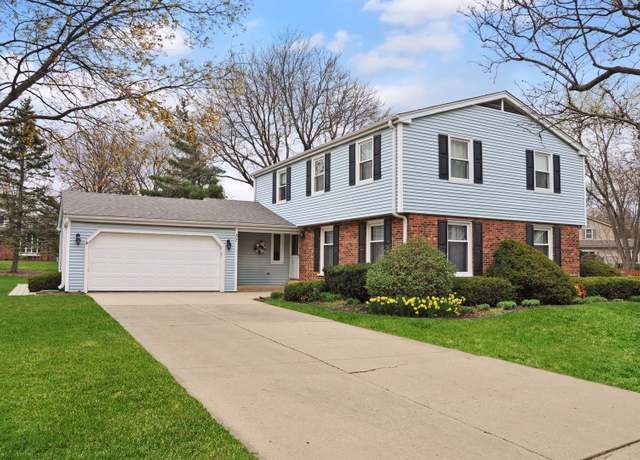 Property at 37 Pottowattomie Ct, Naperville, IL 60563, 5 beds, 3 baths