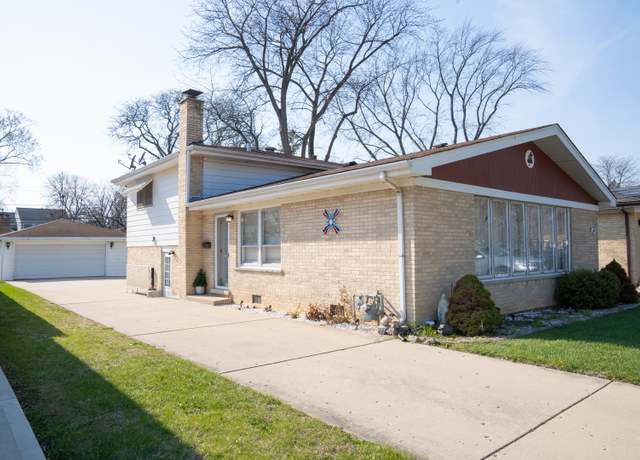 Property at 214 S Mount Prospect Rd, Mount Prospect, IL 60056, 3 beds, 2 baths