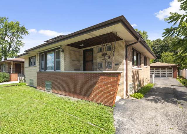 Property at 9525 Massasoit Ave, Oak Lawn, IL 60453, 3 beds, 2 baths