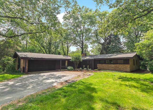 Property at 71 Graymoor Ln, Olympia Fields, IL 60461, 4 beds, 2.5 baths