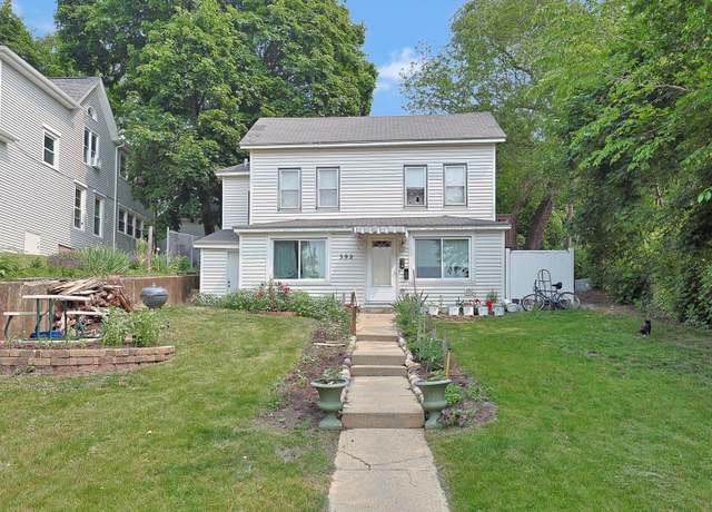 Property at 392 Plum Ct, Elgin, IL 60120, 3 beds, 2 baths