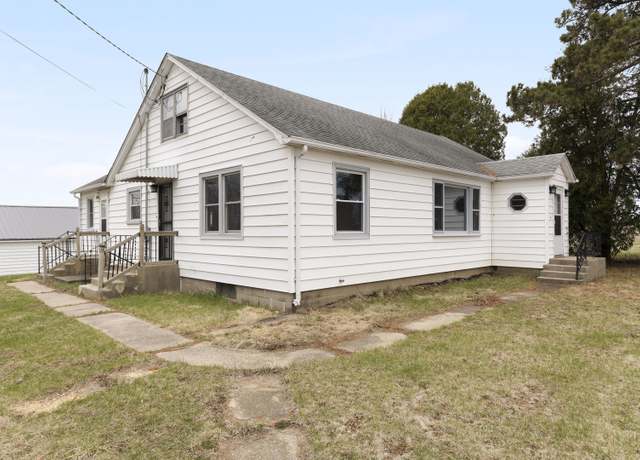 Property at 5292 Simpson Rd, Rockford, IL 61102, 5 beds, 1.5 baths