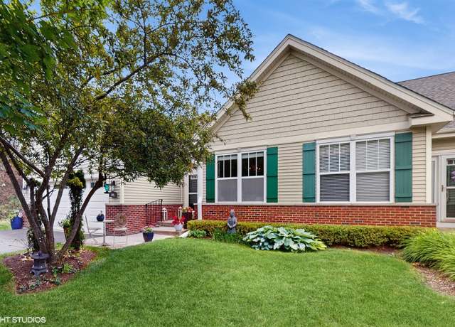 Property at 301 W Eagle Ct, Waukegan, IL 60087, 4 beds, 4 baths