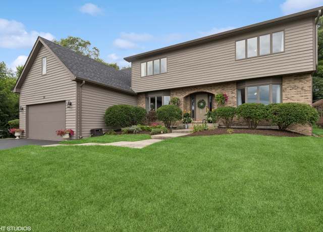 Property at 30 N Holly Ave, Fox Lake, IL 60020, 4 beds, 2.5 baths