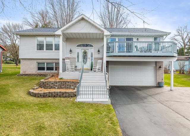 Property at 70 Delburne Dr, Davis, IL 61019, 3 beds, 3 baths