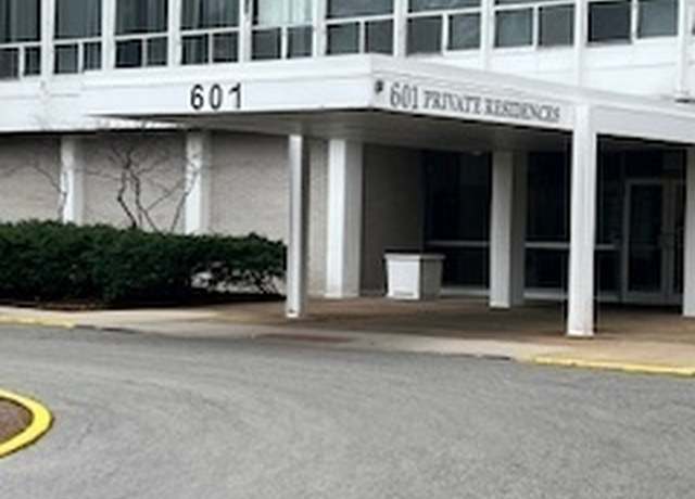 Property at 601 E 32nd St #1202, Chicago, IL 60616, 1 bed, 1 bath
