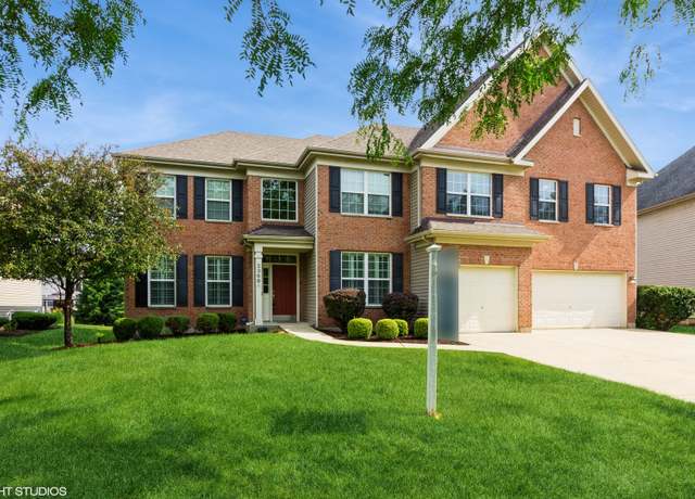 Property at 2368 River Hills Ln, Bolingbrook, IL 60490, 5 beds, 2.5 baths