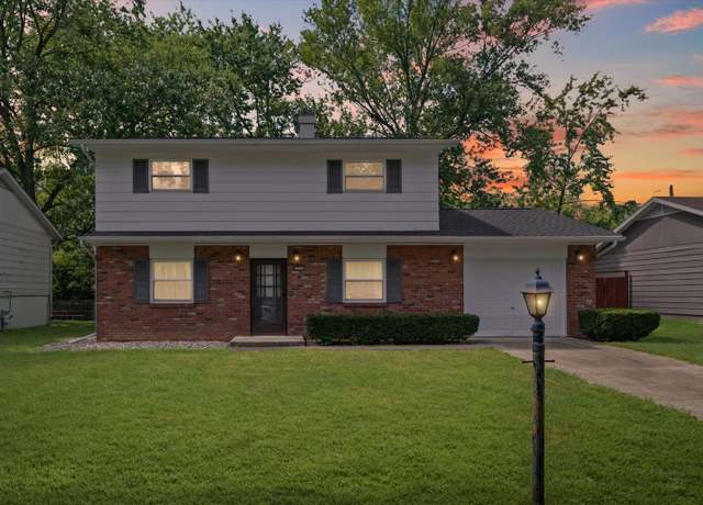 Property at 1007 Holiday Dr, Champaign, IL 61821, 3 beds, 1.5 baths