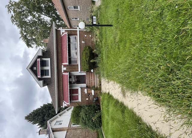 Property at 833 S 21st Ave, Maywood, IL 60153, 5 beds, 2.5 baths