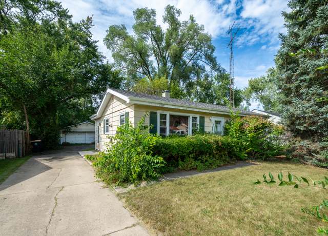 Property at 276 Hickory Ln, Antioch, IL 60002, 2 beds, 1 bath