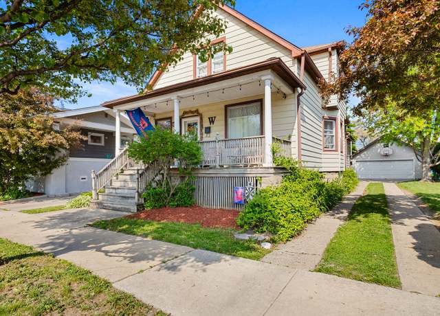 Property at 4033 Prairie Ave, Brookfield, IL 60513, 4 beds, 3 baths
