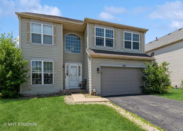 Property at 1811 Prairie Ridge Dr, Plainfield, IL 60586, 4 beds, 2.5 baths