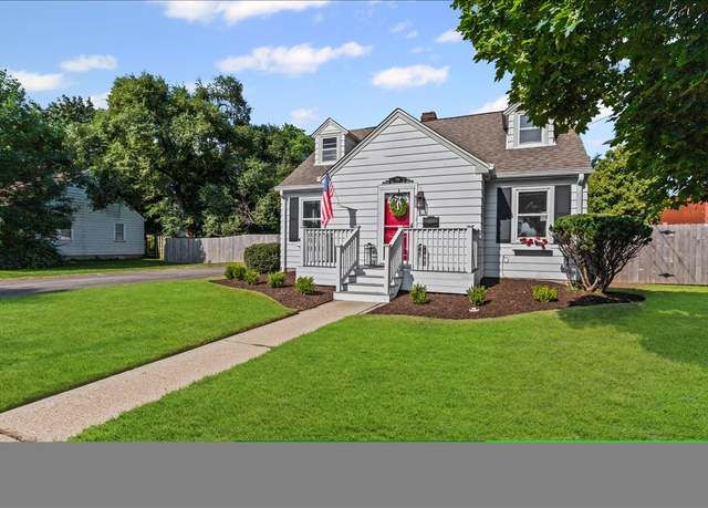 Property at 308 S Slusser St, Grayslake, IL 60030, 3 beds, 2 baths