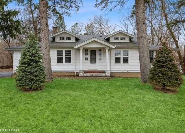 Property at 26121 W Lake Ave, Antioch, IL 60002, 3 beds, 2.5 baths