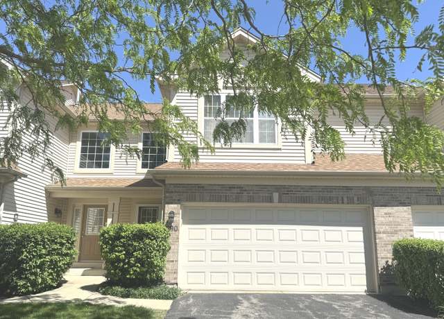 Property at 690 Countryfield Ln, Elgin, IL 60120, 2 beds, 2.5 baths