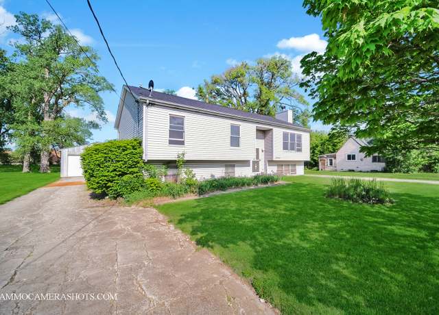 Property at 2N562 Atlantic Dr, West Chicago, IL 60185, 3 beds, 3 baths