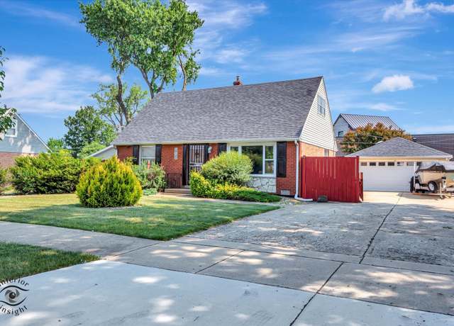 Property at 7117 W 82nd Pl, Burbank, IL 60459, 4 beds, 2.5 baths