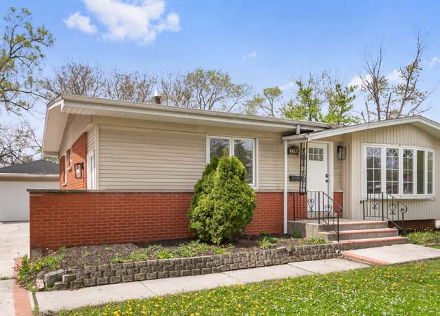 Property at 214 N Gay Ct, Glenwood, IL 60425, 4 beds, 2 baths