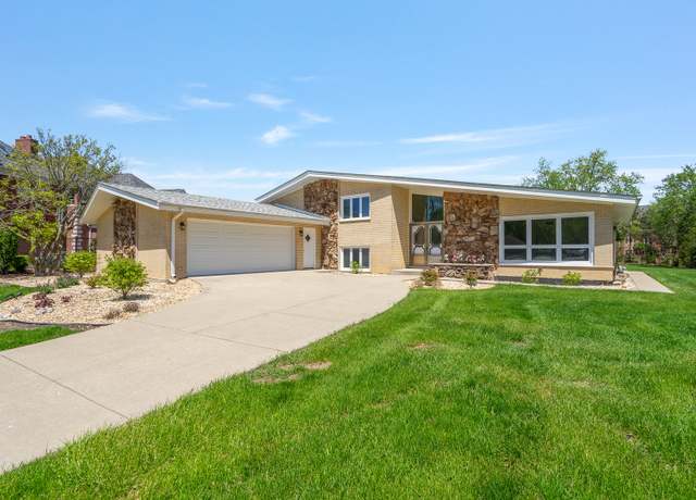 Property at 13001 S Westgate Dr, Palos Heights, IL 60463, 4 beds, 3 baths
