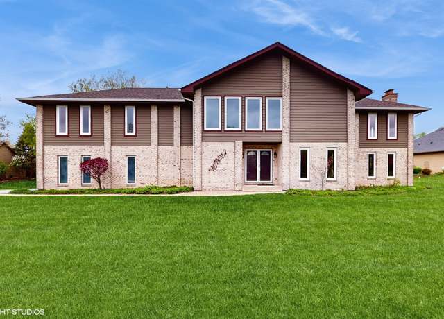 Property at 17N560 Hidden Hills Trl, Dundee, IL 60118, 4 beds, 3.5 baths