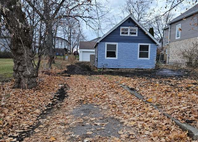 Property at 204 W Ellis Ave, Libertyville, IL 60048, 4 beds, 3.5 baths