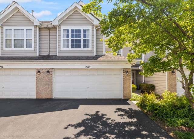 Property at 1992 Town Dr, Naperville, IL 60565, 2 beds, 1.5 baths
