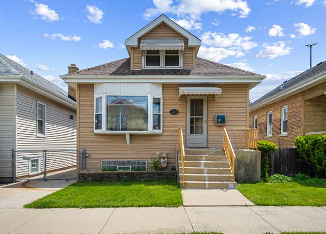 Property at 3229 N Oketo Ave, Chicago, IL 60634, 4 beds, 1 bath