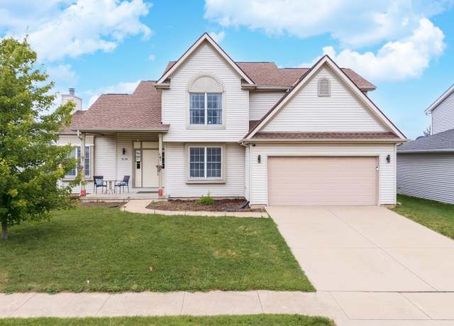 Property at 3120 Old Jamestown Rd, Bloomington, IL 61704, 4 beds, 3 baths