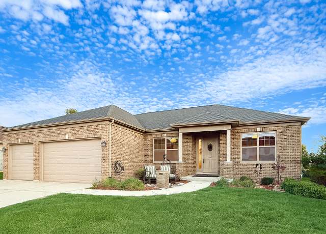 Property at 21053 Benjamin Dr, Shorewood, IL 60404, 3 beds, 2 baths