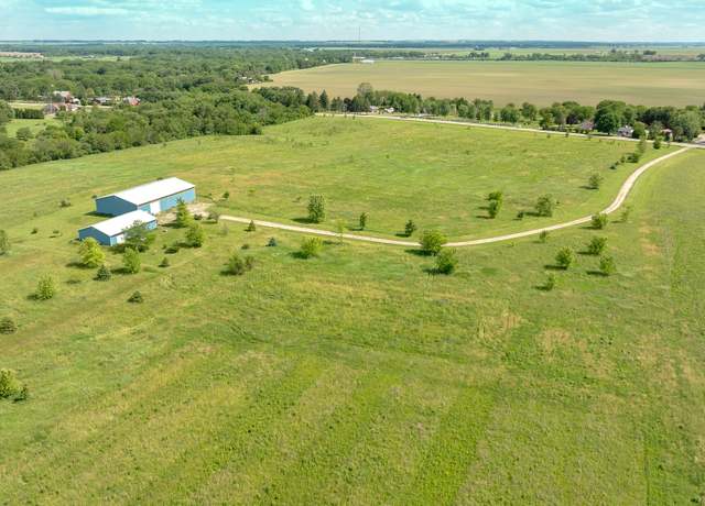 Property at 17551 Frazier Rd, Sandwich, IL 60548